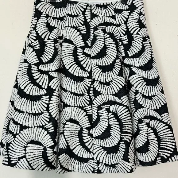 Hunter Bell Kramer Black & White Long Sleeve Cropped Top & Circle Skirt Set SZ S